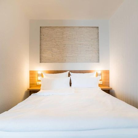 Airporthotel Residenz Steinenbronn Eksteriør billede