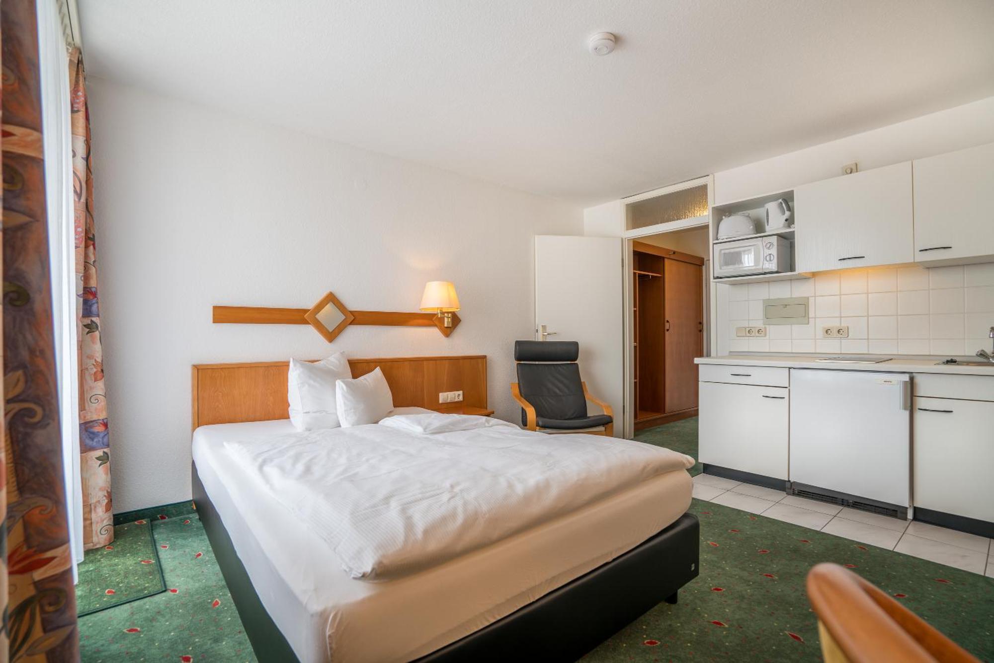 Airporthotel Residenz Steinenbronn Eksteriør billede