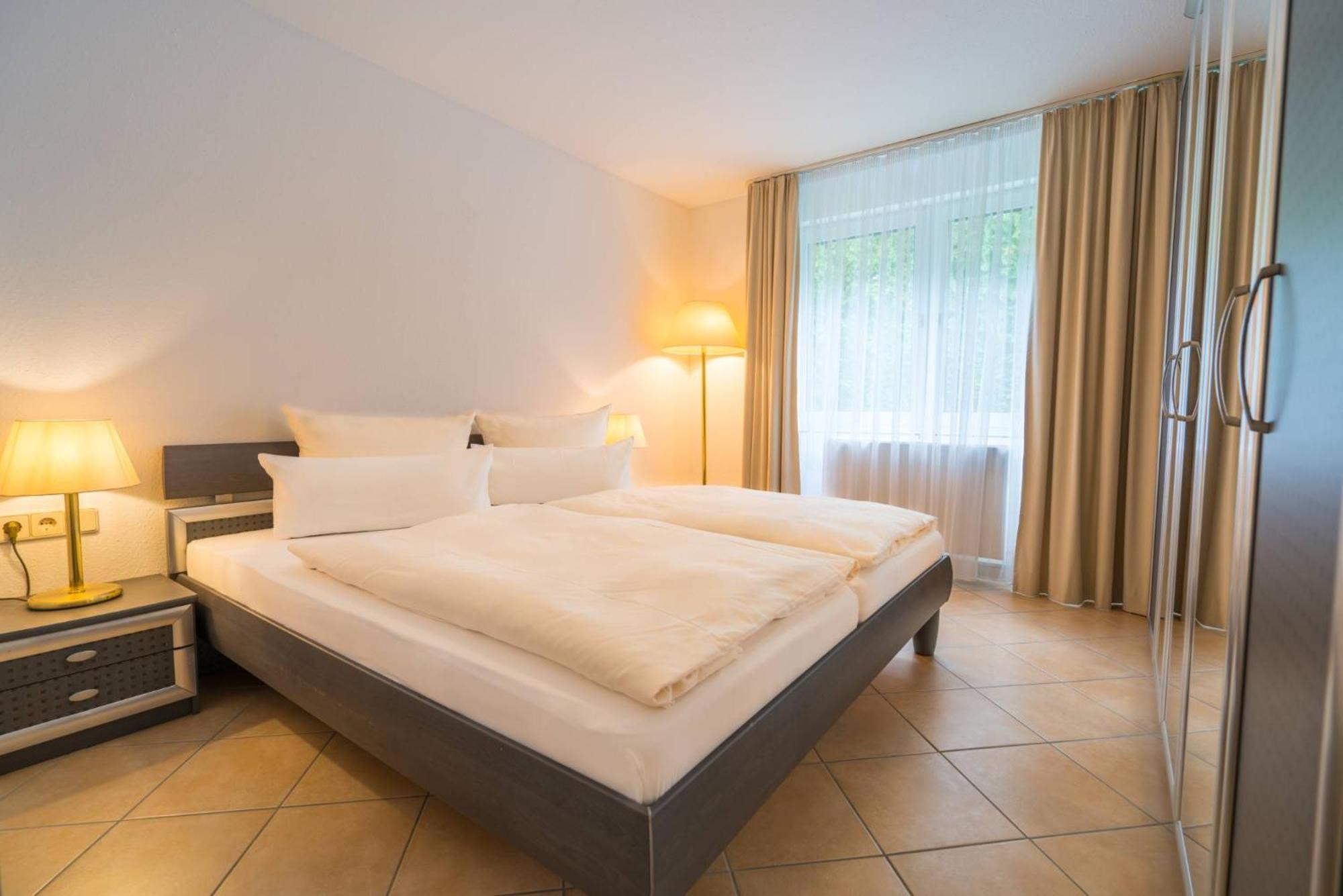 Airporthotel Residenz Steinenbronn Eksteriør billede