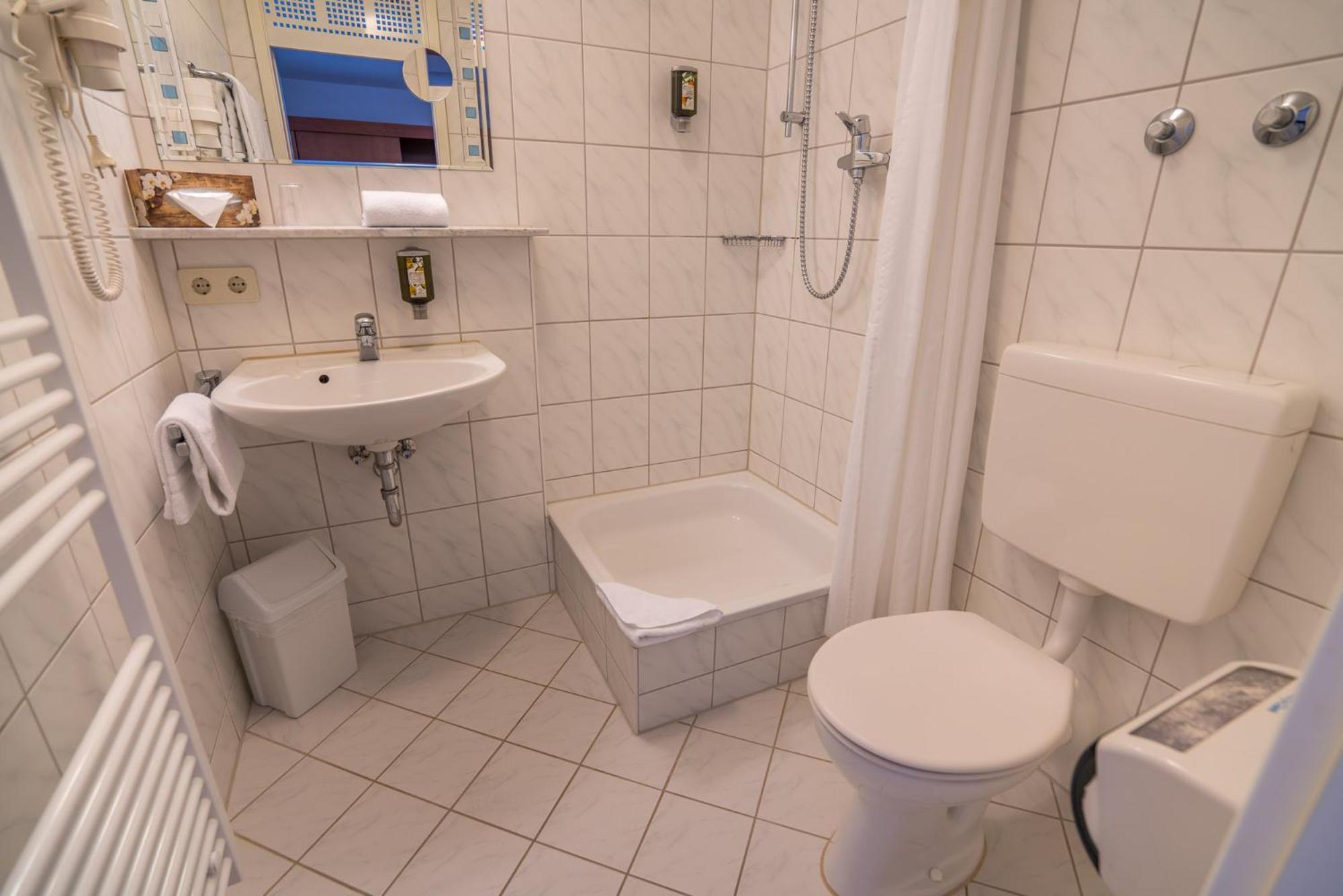 Airporthotel Residenz Steinenbronn Eksteriør billede