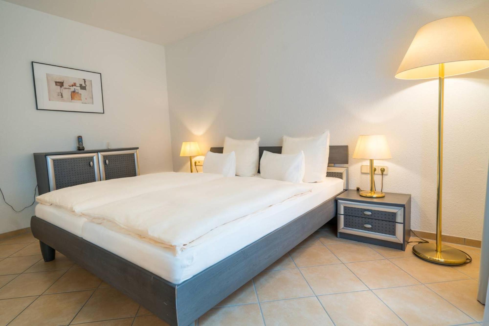 Airporthotel Residenz Steinenbronn Eksteriør billede