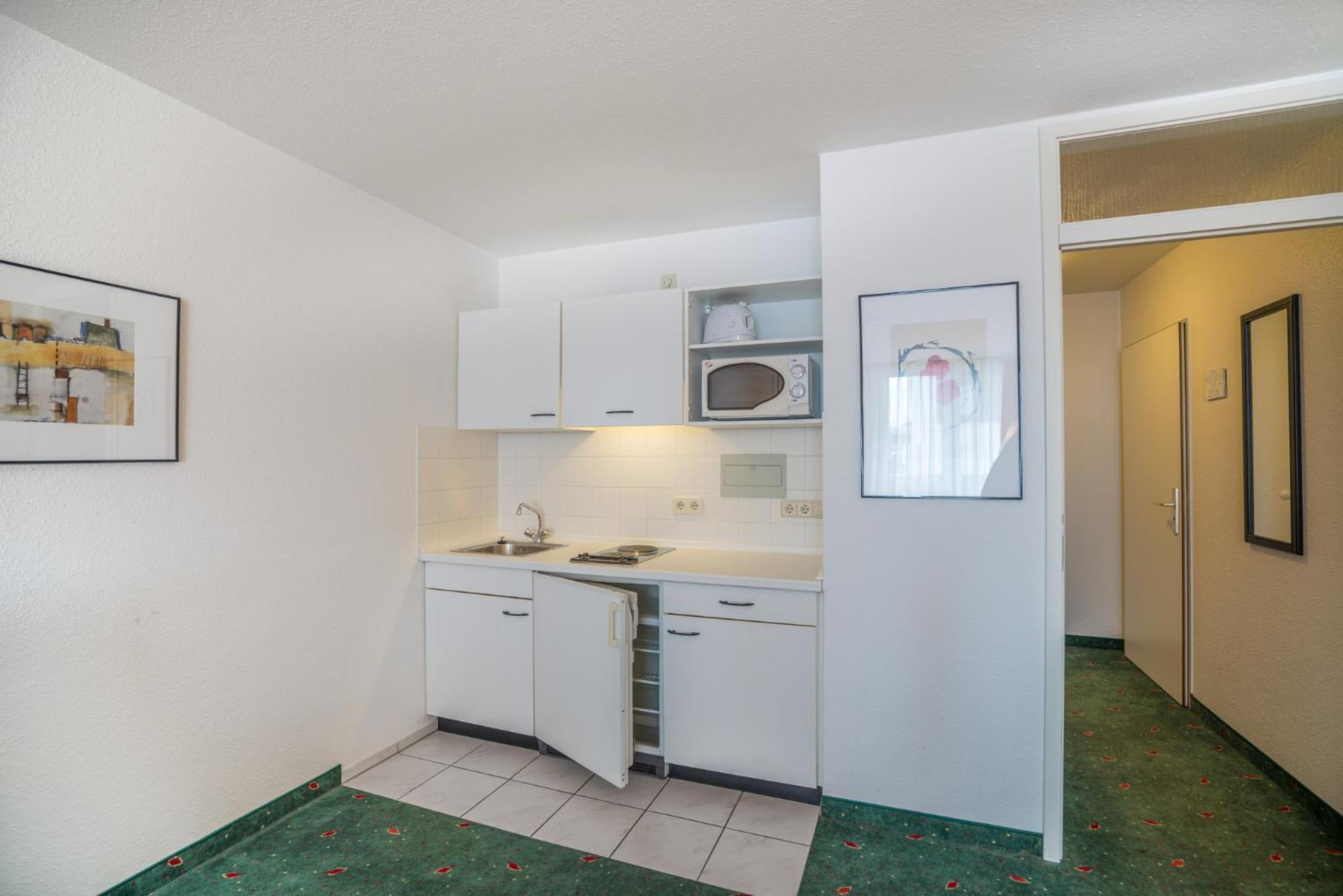 Airporthotel Residenz Steinenbronn Eksteriør billede