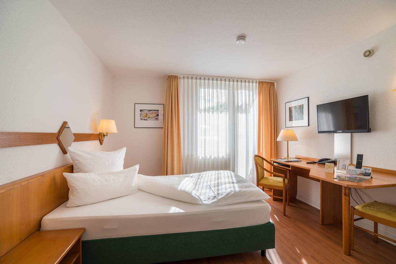 Airporthotel Residenz Steinenbronn Eksteriør billede