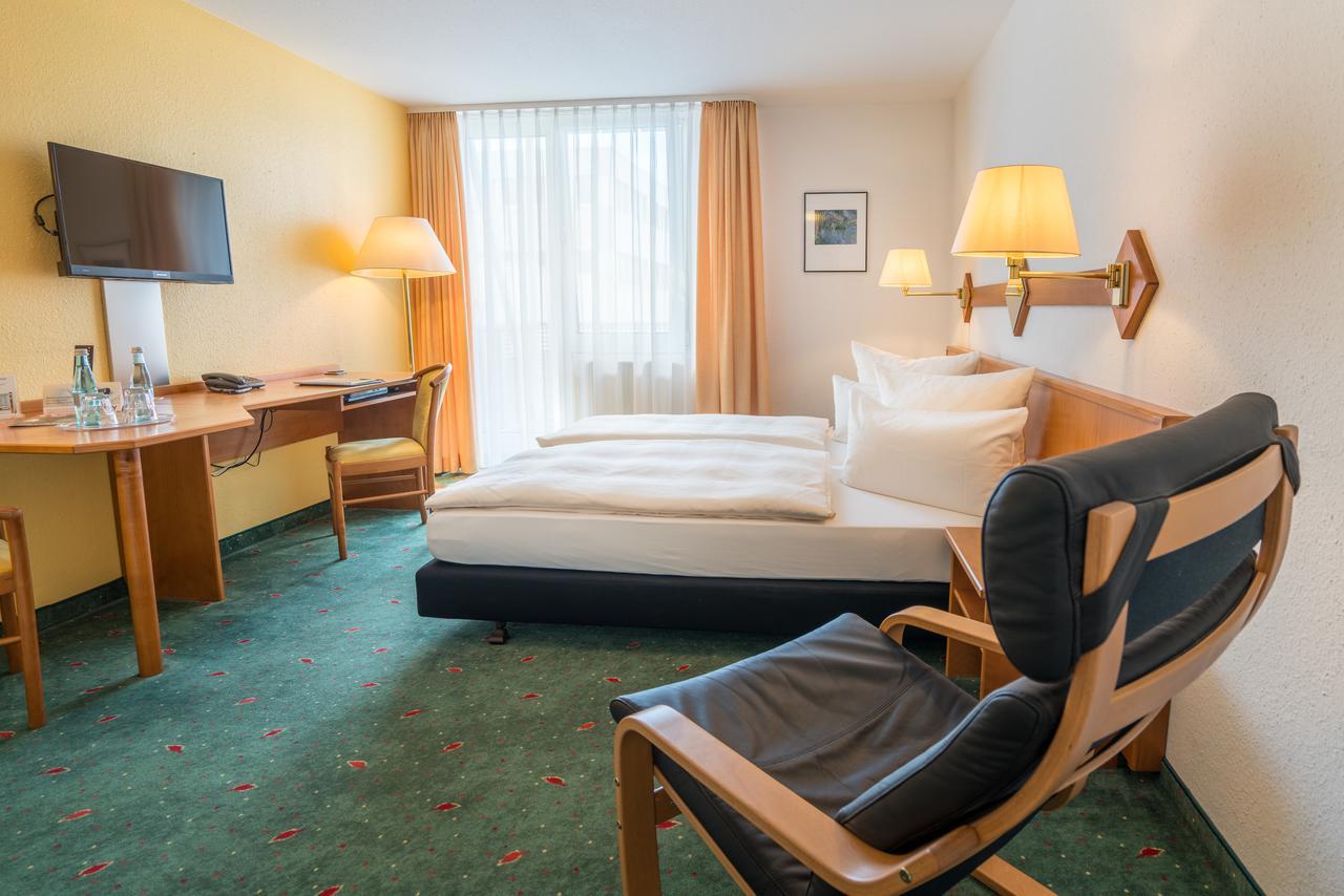 Airporthotel Residenz Steinenbronn Eksteriør billede