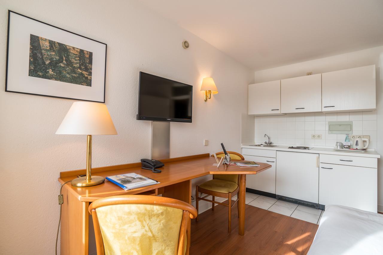Airporthotel Residenz Steinenbronn Eksteriør billede