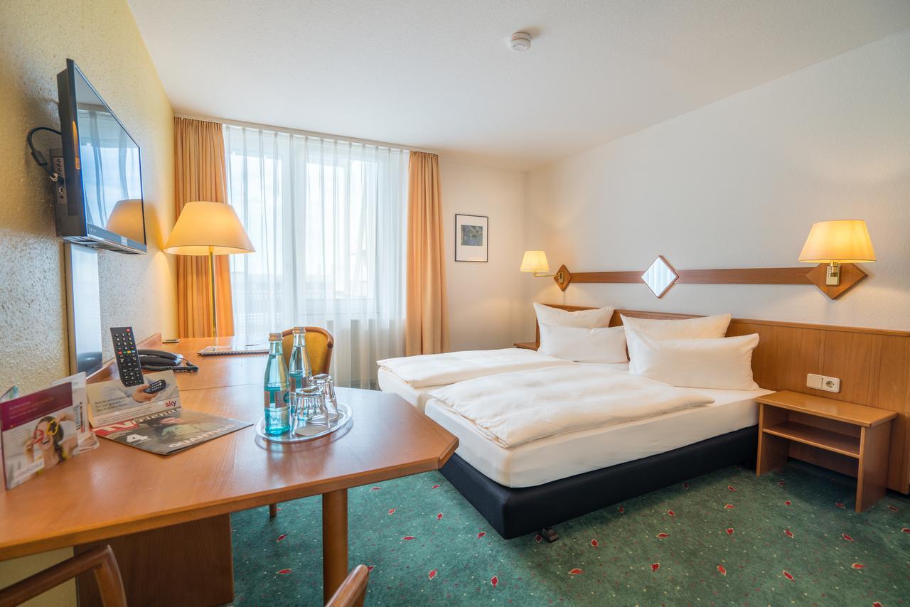 Airporthotel Residenz Steinenbronn Eksteriør billede