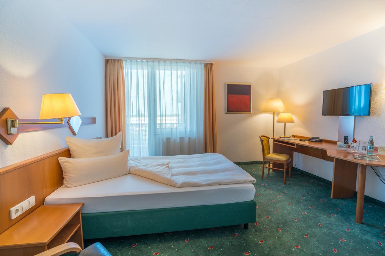Airporthotel Residenz Steinenbronn Eksteriør billede